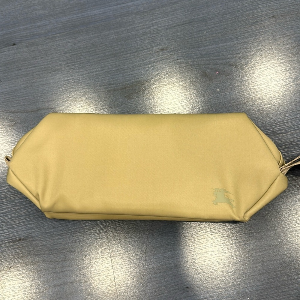 BURBERRY GREEN TRAVEL POUCH
